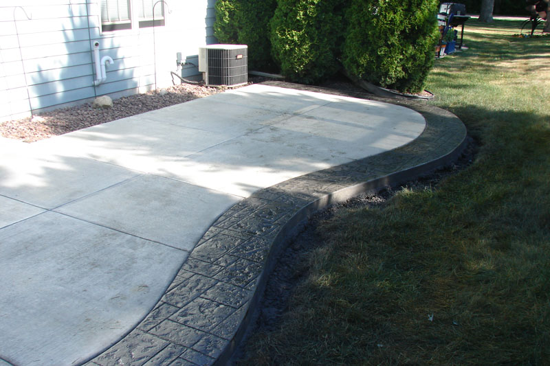 concretemilwaukee-brickedging3 Decorative brick edging concrete patio in milwaukee