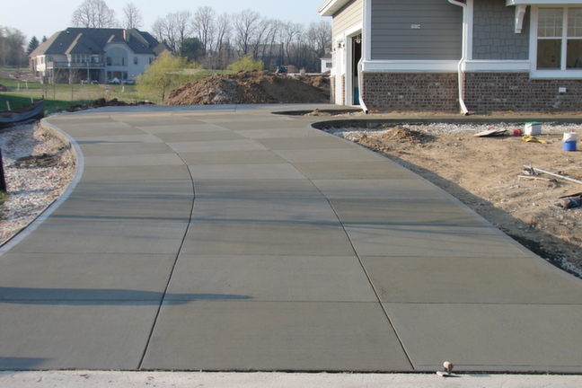 mequon_wi_concrete_driveway