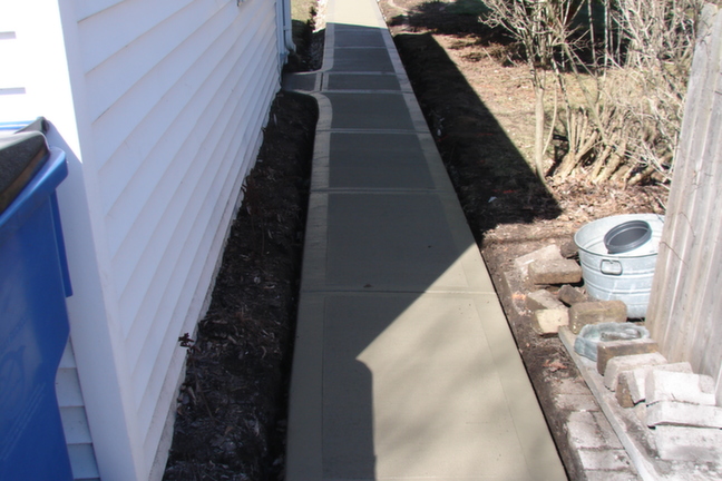 shorewood_wi_concrete_sidewalk