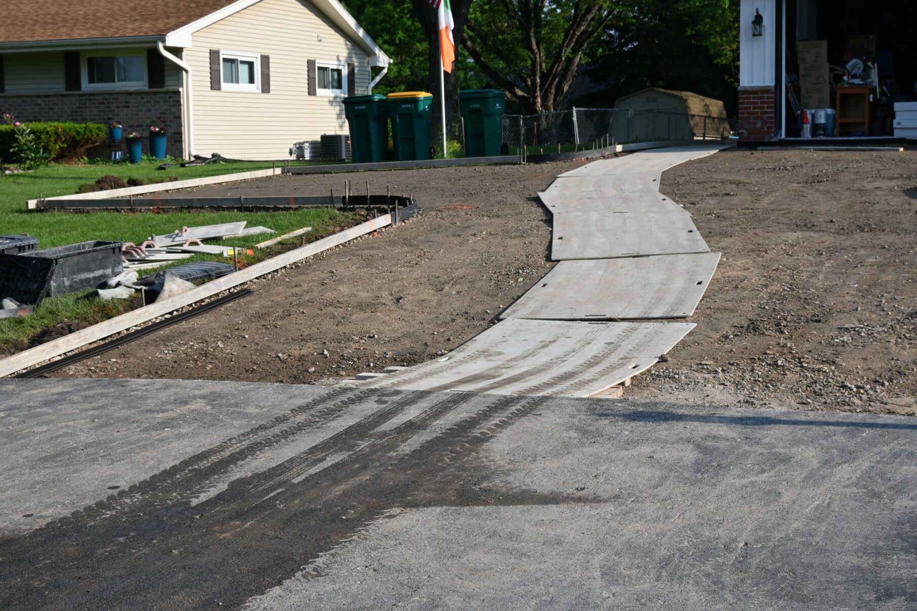 A closer look at preparation and concrete work on site.